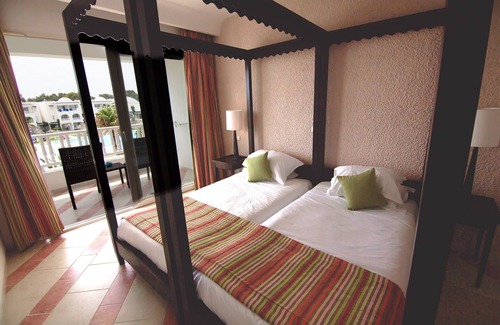 Yasmine Hotel | Royal Tulip Taj Sultan