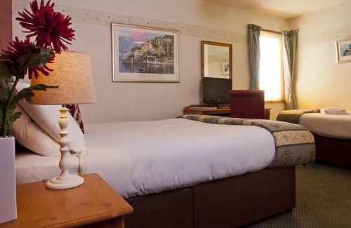Inverness House | Royston Guest House