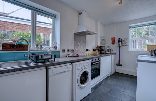Winterton-on-Sea Apartment | Ruby Gem by East Ruston Cottages, Winterton