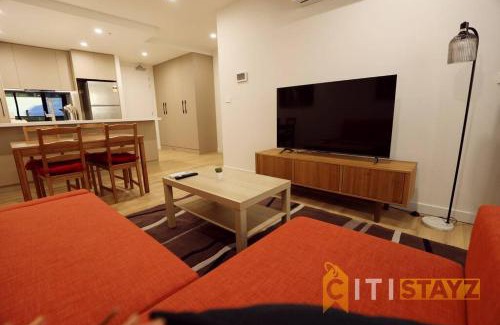 Phillip Apartment | Ruby Red, 1Bd 1Bth Apt - Woden CBD