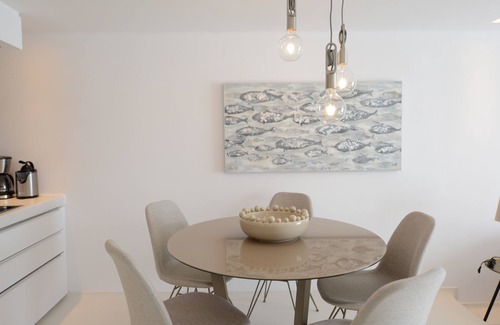 Tourlos Apartment | Ruby Suite