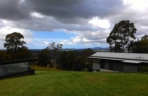 Minimbah Cottage | Rudders River View Cottage