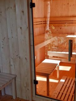 Neufrach Apartment | Ruhestifter-Salem mit Aromasauna und Hot Tub