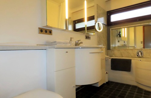 Meersburg Apartment | Ruhig und Ideal Gelegenes Urlaubs-zuhause mit Südbalkon und Fantastischem Blick