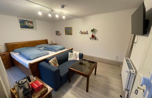 Marli/Brandenbaum Apartment | Ruhiges, gemütliches Zimmer mit Bad für 2 Personen, mit Gartenterasse
