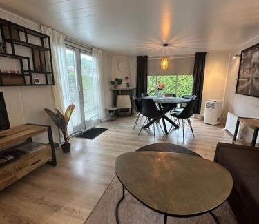 Baarle-Nassau Ski Chalet | Ruim, mooi en modern huisje met een heerlijke tuin