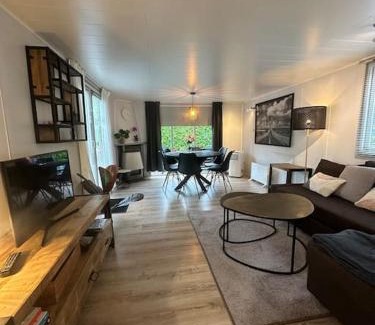 Baarle-Nassau Ski Chalet | Ruim, mooi en modern huisje met een heerlijke tuin