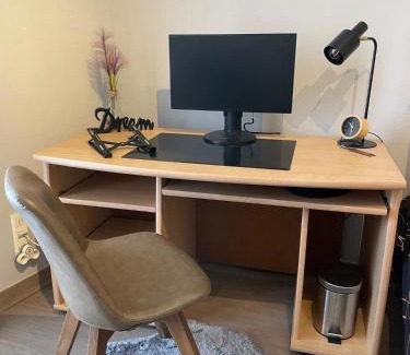 Wevelgem House | Ruime woning met privé-kamer en modern comfort