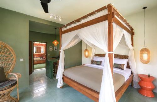 Suraberata Villa | Rumah Senang - Walk to Beach