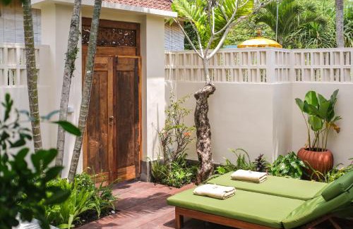 Suraberata Villa | Rumah Senang - Walk to Beach