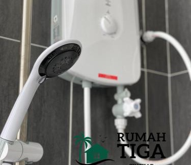 Kampung Kempadang House | Rumah Tiga Tingkat