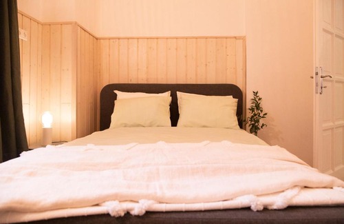 Csarnok negyed Apartment | rumaroma by STN