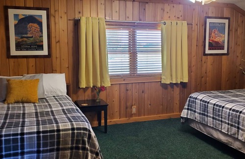 Cecil House | Rural country home only 0.5 miles to the lake. Private, beautiful sunsets!