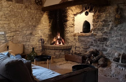 Montblanc Cottage | Rural Farmhouse with Pool in the heart of the Prades mountains.
