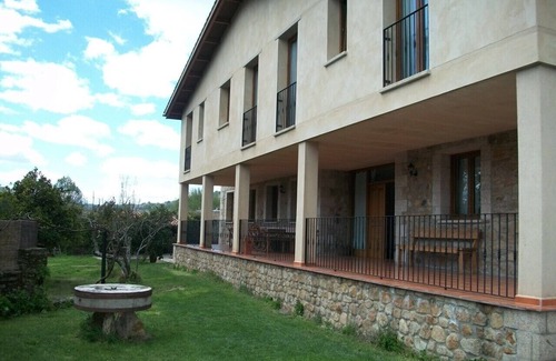 Cadalso Villa | Rural House with 10 Bedrooms in Sierra de Gata Extremadura
