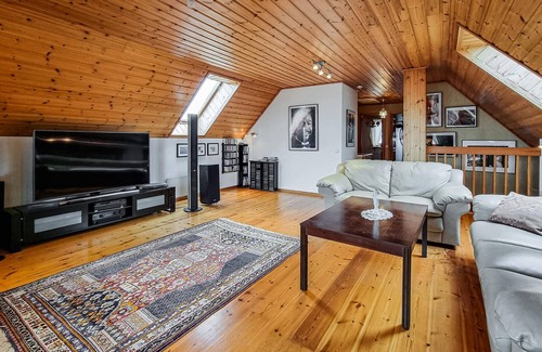 Norra Skara House | Rural idyll near the lake Vänern.