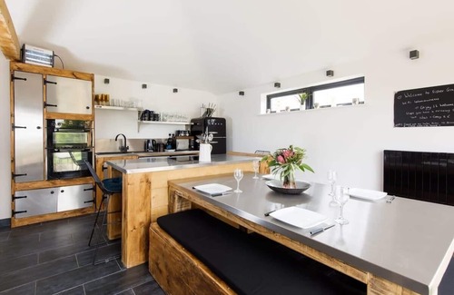 Chichester Ski Chalet | Rural Lodge Retreat with Hot Tub