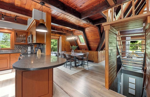 LaFayette Ski Chalet | Rustic A Frame Cabin. Nature retreat on 4 acres! 15 minutes from 3 waterfalls