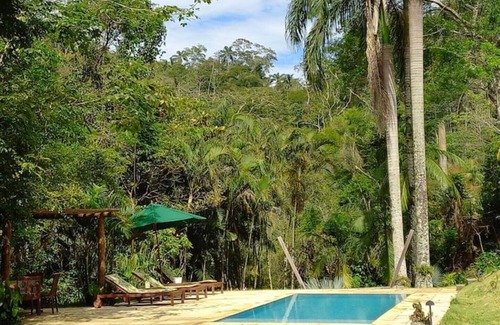 Simao Pereira Ski Chalet | Rustic and elegant guest house with swimming pool.