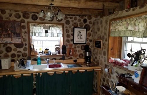 Butler Cabin | Rustic and unique Mountain vacation cabin no cleaning fees