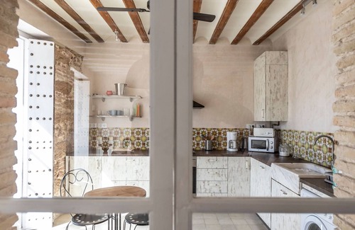 Old Town Apartment | Rustic Apartment "Casa Bugambilla" in Very Central Location with Balcony & Wi-Fi