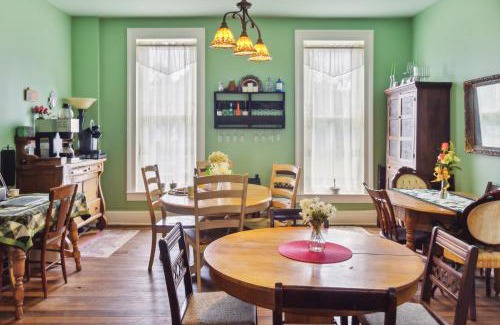 Glasgow Hotel | Rustic Attic Room at Main Street Bed & Breakfast