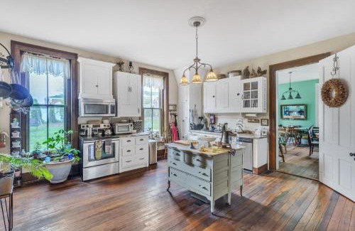 Glasgow Hotel | Rustic Attic Room at Main Street Bed & Breakfast