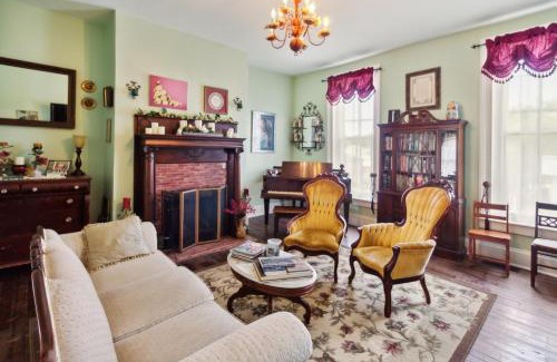 Glasgow Hotel | Rustic Attic Room at Main Street Bed & Breakfast