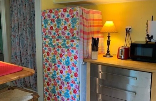 Bayview Cottage | Rustic Beach Front Apartment - Cozy, Rustic and On the Beach! - 2 BR/1 Bath