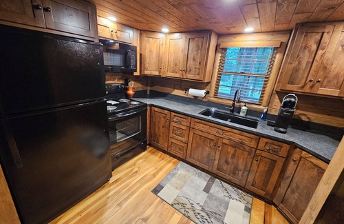 Madison Cabin | Rustic Cabin at Lost Trails