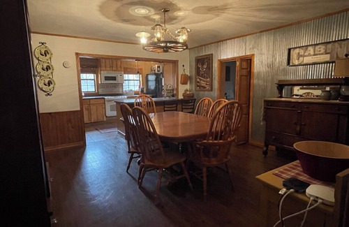 Silva House | Rustic Cabin in Hunters' Paradise!
