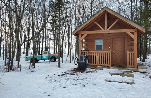 Rochester Cabin | RUSTIC CABIN IN THE WOODS, 5 MIN TO ROCHESTER