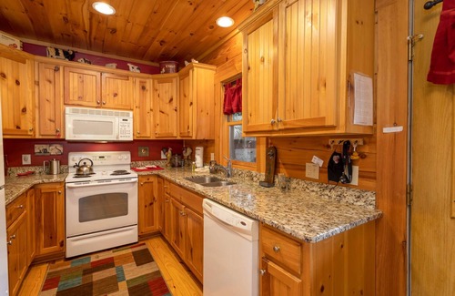 Todd Cabin | Rustic Cabin With Mountain Views