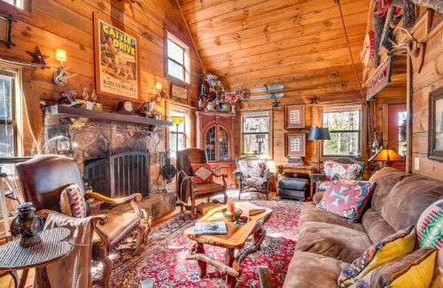 Wiley House | Rustic Cabin with Porches 8 Mi to Tallulah Gorge!