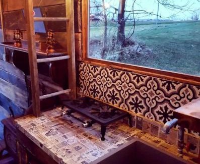 Jonesville House | Rustic Container Accommodation for Glamping in Kentucky