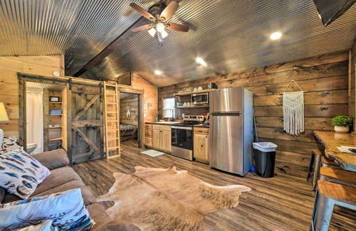 Almo Cabin | Rustic Dog-Friendly Cabin w/Deck & Fire Pit!