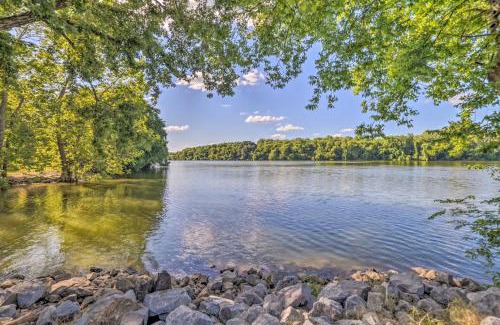 Dover House | Rustic Dover Retreat with Porch - Walk to Boat Ramp!