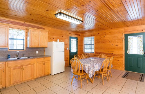 Mountainburg Cabin | Rustic Fox Den Cabin with a Hot Tub