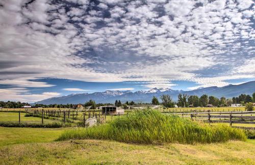 Grantsdale House | Rustic Hamilton Farmhouse Stunning Mtn Views