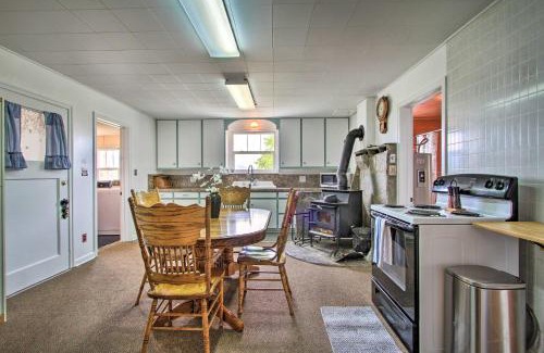 Grantsdale House | Rustic Hamilton Farmhouse Stunning Mtn Views