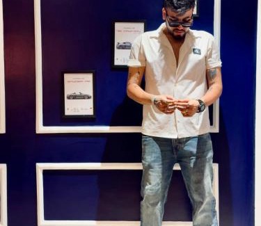 Sualkuchi Apartment | Rustic house