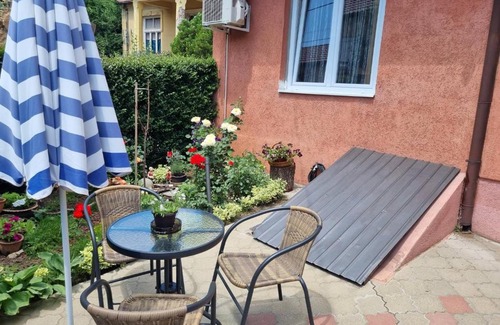 Vranje Apartment | Rustic House