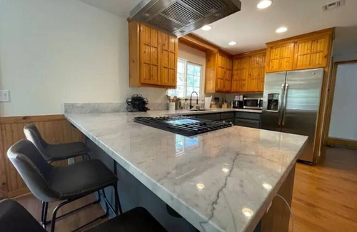 Lake Arrowhead Cabin | Rustic Luxury w/hot tub, A/C + pet friendly