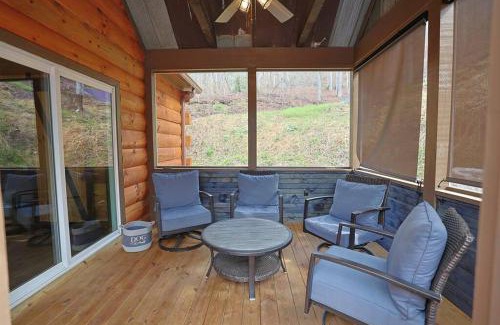 Bryson City House | Rustic Modern Cabin with Hot Tub near rafting and Great Smokey Mountains