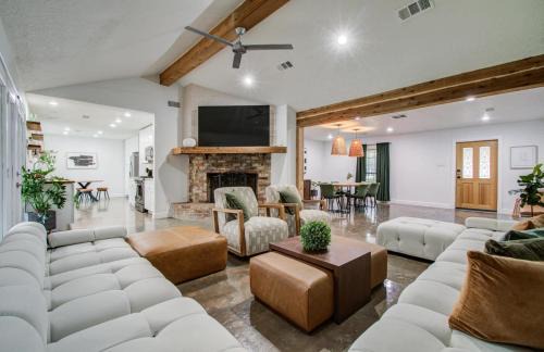 Westbury House | Rustic Modern Escape - 4BD-2BA with Pool & Patio