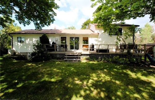 Port Franks Cottage | Rustic Private Cottage w/Lake View