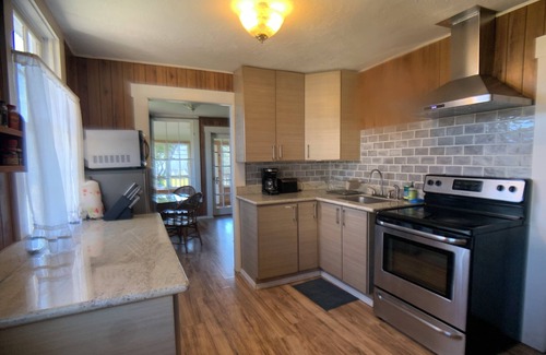 Crescent Mills Cottage | Rustic Railway Cottage, Amazing Mountain Views