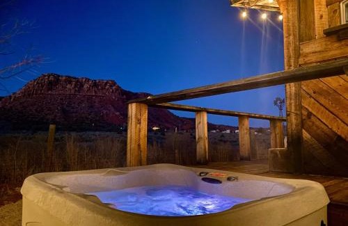 Cane Beds House | Rustic Ranch Getaway Near Zion, Bryce, Grand Canyon