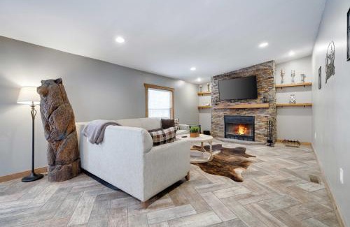 Jonas House | Rustic Retreat With Game Haven