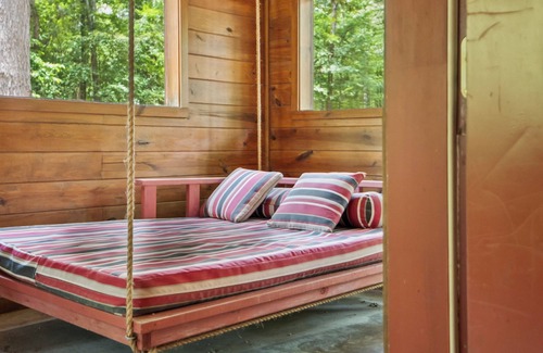 Bismarck Cabin | Rustic Romance Cabin at Remember When Cabins